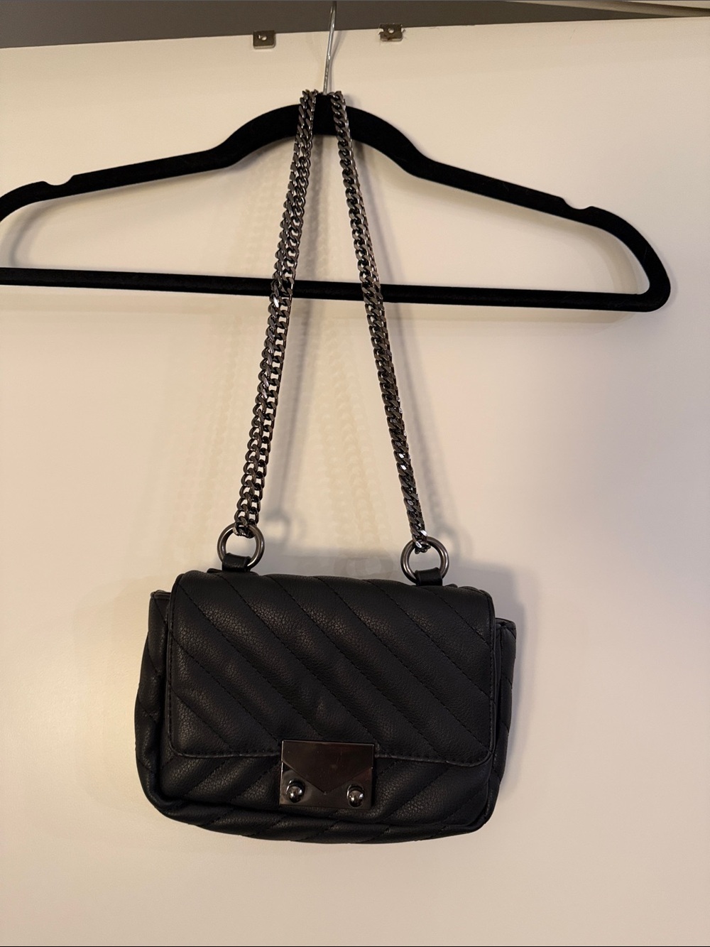 Missguided Black Quilted Crossbody Bag with Chain Strap